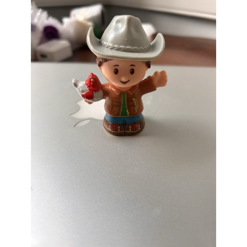 FISHER-PRICE LITTLE PEOPLE FARMER COWBOY HOLDING CHICKEN FIGURE (MF685)